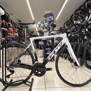 Bicicleta de Ruta GW Letras+D Carbon Blanca/Negro 105 12V