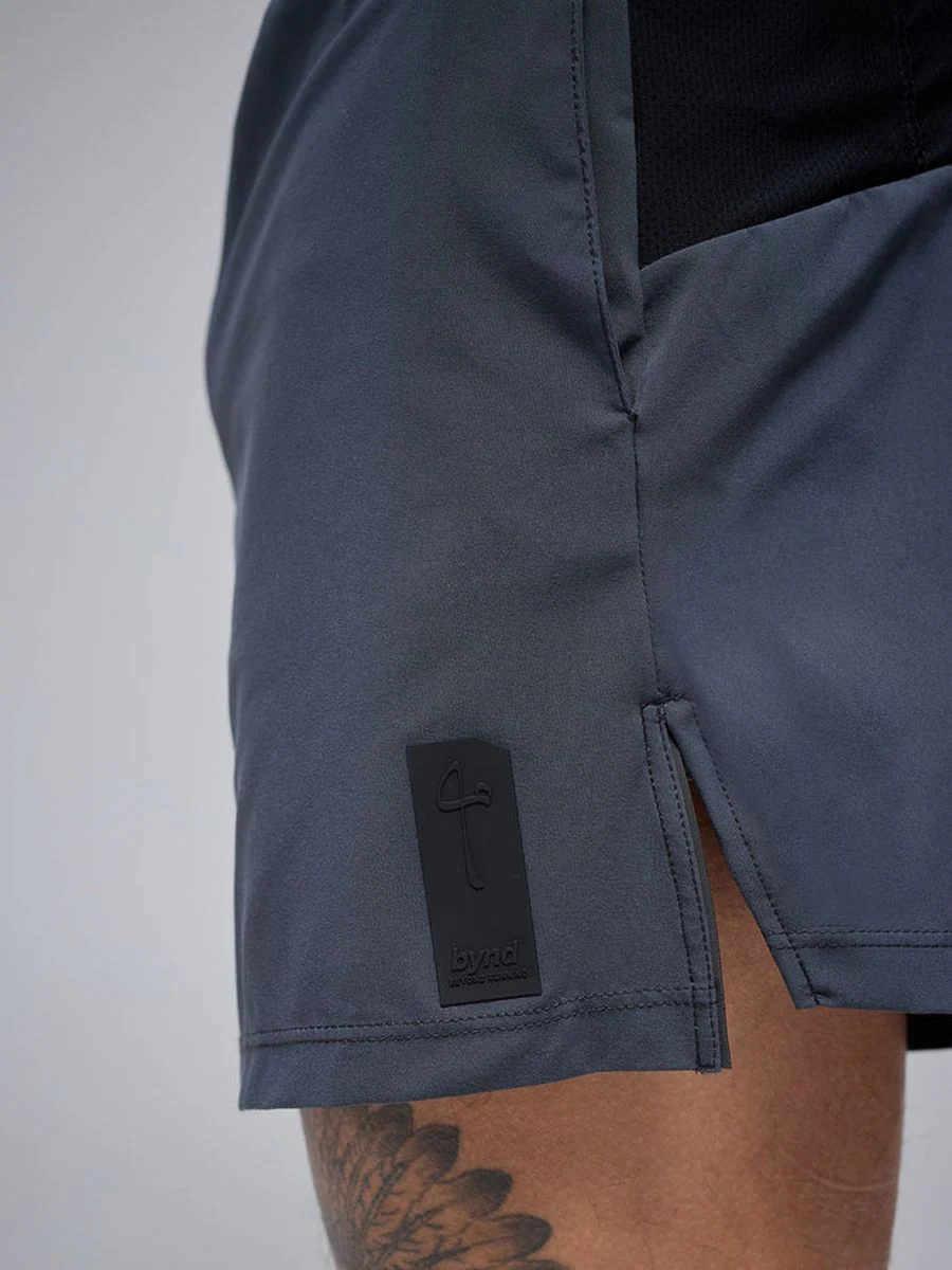 Pantaloneta Running Hombre Givelo BYND 5" Gris Oscuro - Imagen 6