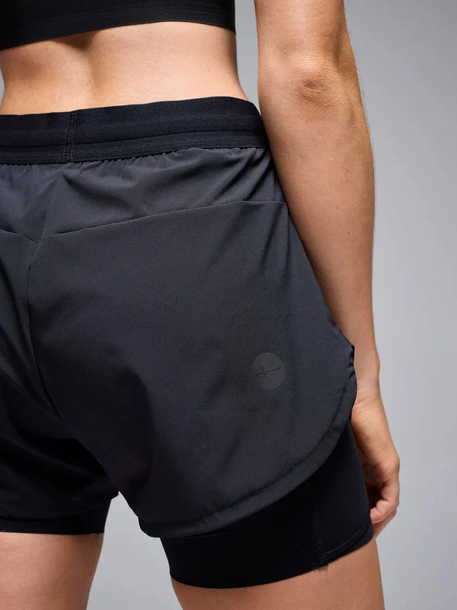 Pantaloneta Running Mujer Givelo BYND 2 en 1 Negra - Imagen 8