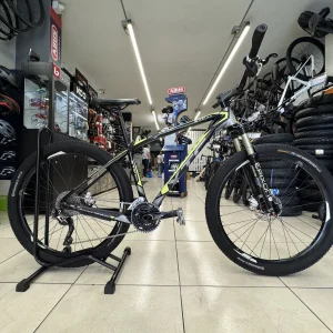 Bicicleta Giant XTC Avanzada 27.5 2 Usada Negra/Verde